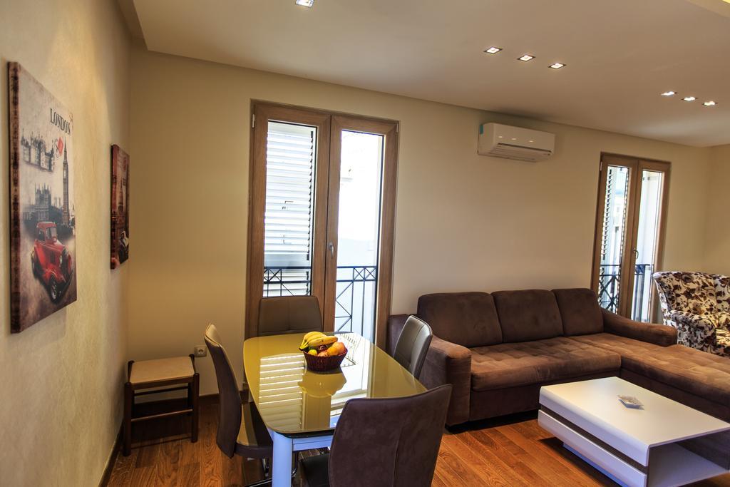 De Lux Apartments Petrovac Екстериор снимка