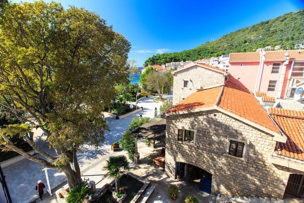 De Lux Apartments Petrovac Екстериор снимка