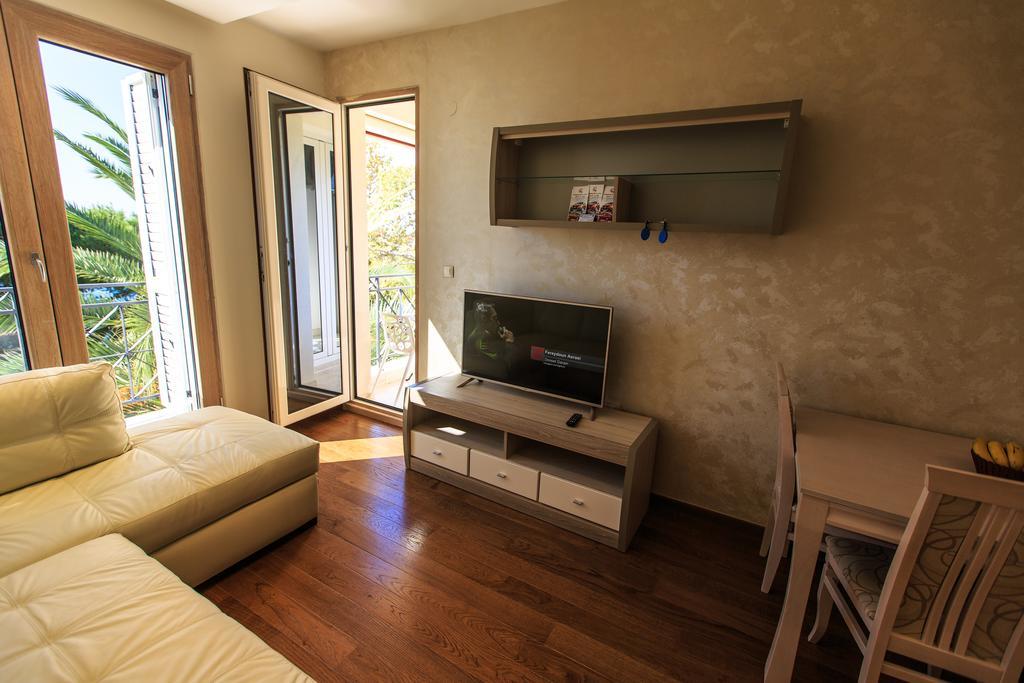 De Lux Apartments Petrovac Екстериор снимка