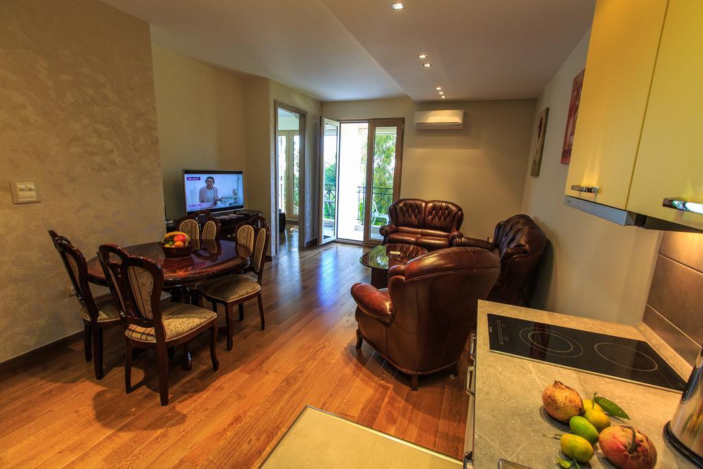 De Lux Apartments Petrovac Екстериор снимка